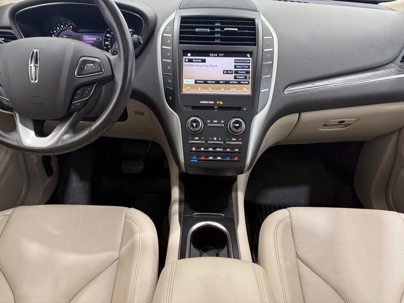 Lincoln MKC Vehicle Image 9