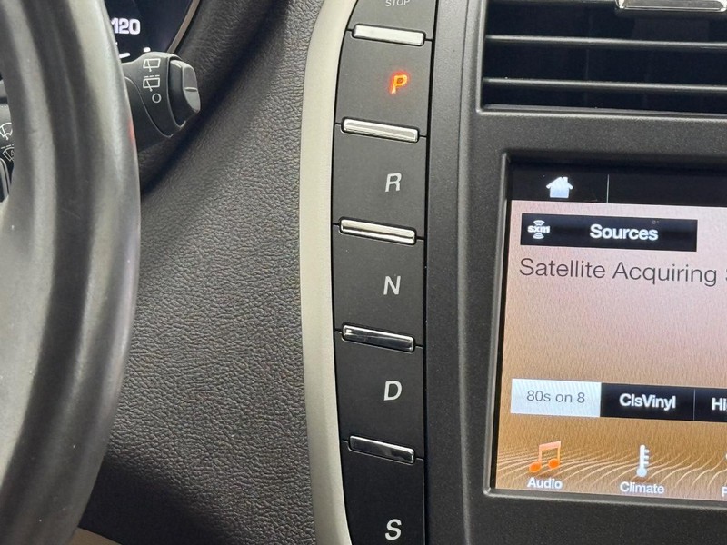Lincoln MKC Vehicle Image 11