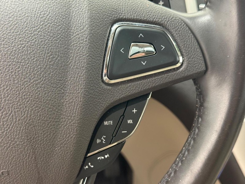 Lincoln MKC Vehicle Image 16