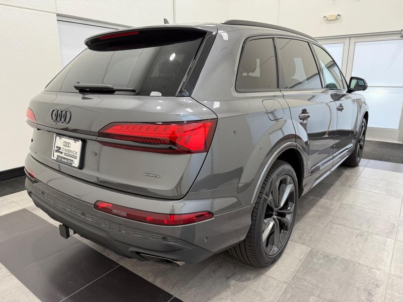 Audi Q7 Vehicle Image 2