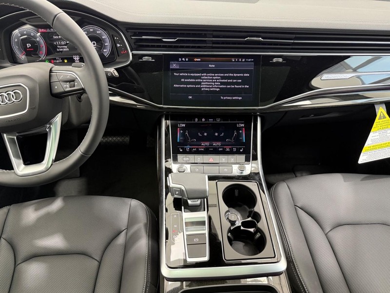 Audi Q7 Vehicle Image 5