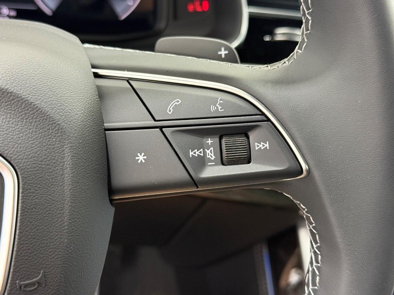 Audi Q7 Vehicle Image 13