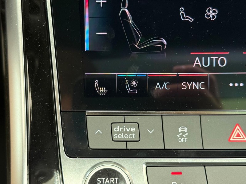 Audi Q7 Vehicle Image 15
