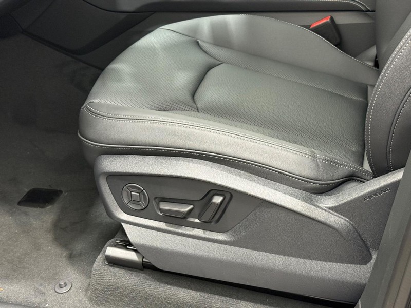 Audi Q7 Vehicle Image 17
