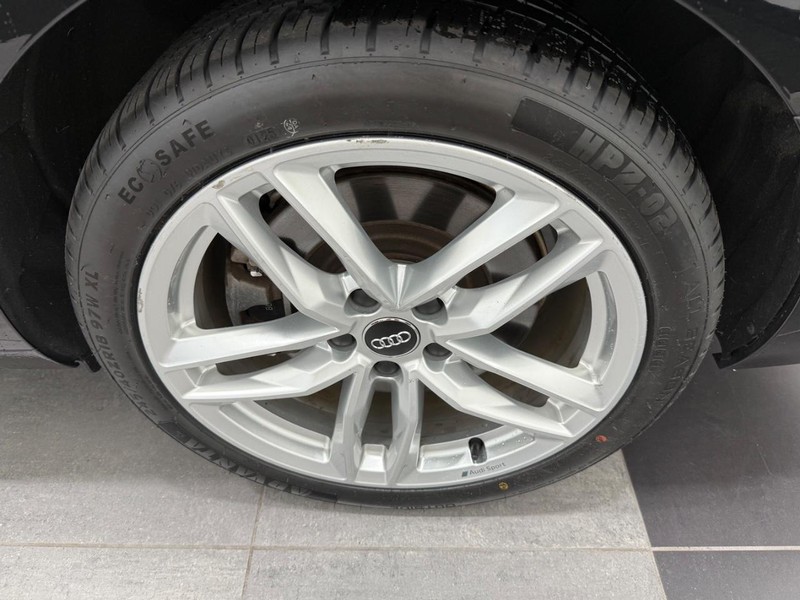 Audi A4 Sedan Vehicle Image 5