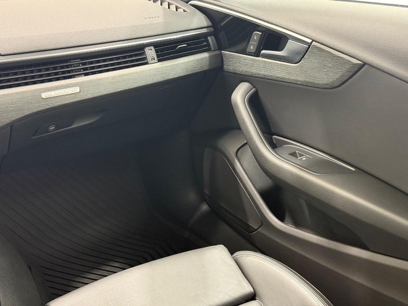 Audi A4 Sedan Vehicle Image 13