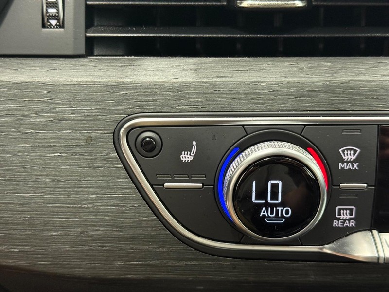 Audi A4 Sedan Vehicle Image 19