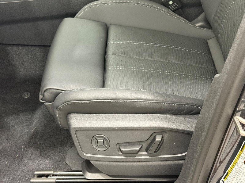 Audi Q5 Vehicle Image 16