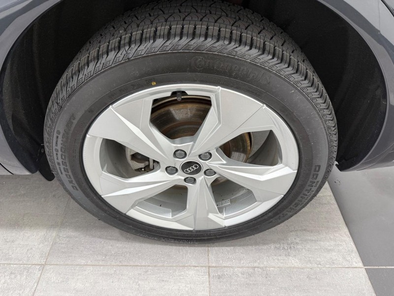Audi Q5 Vehicle Image 5