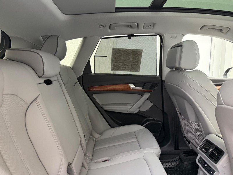 Audi Q5 Vehicle Image 8