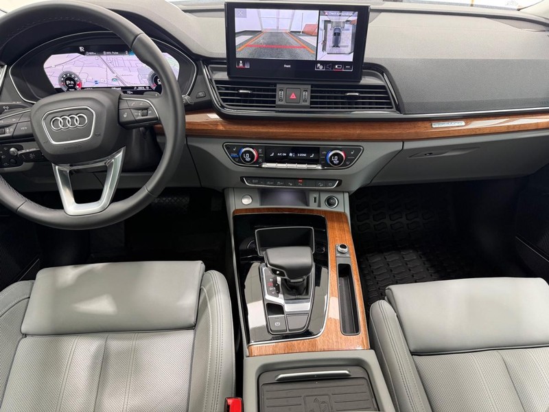 Audi Q5 Vehicle Image 9