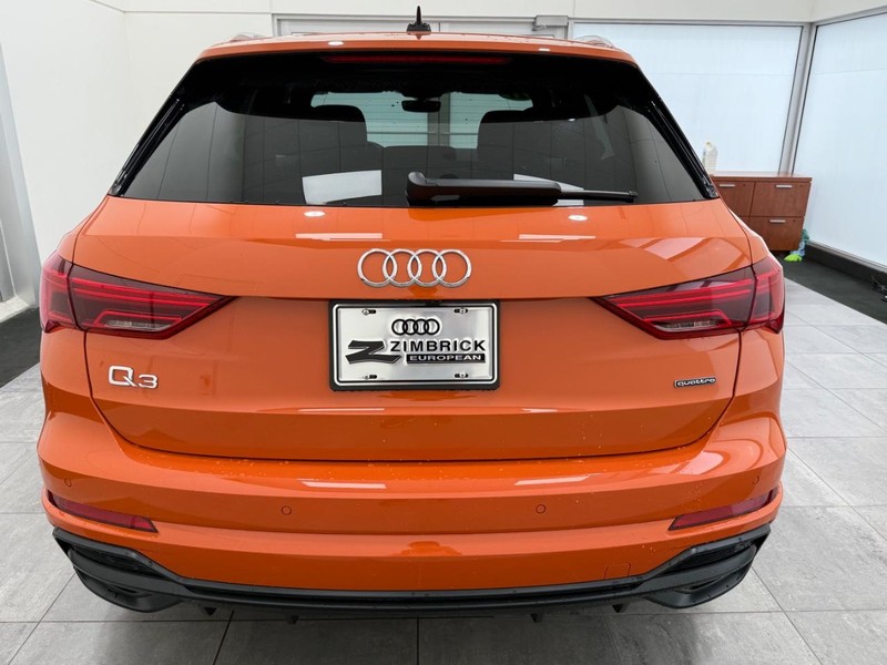 Audi Q3 Vehicle Image 3