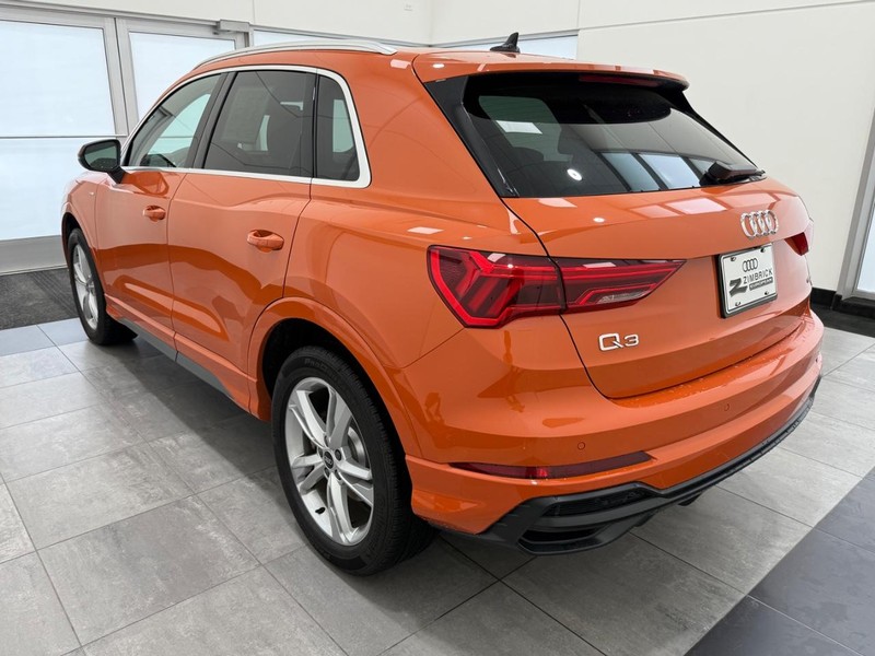 Audi Q3 Vehicle Image 4