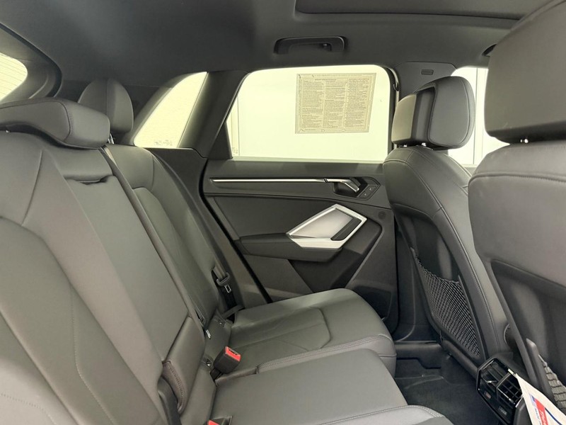 Audi Q3 Vehicle Image 8