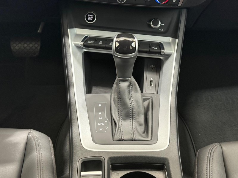 Audi Q3 Vehicle Image 11