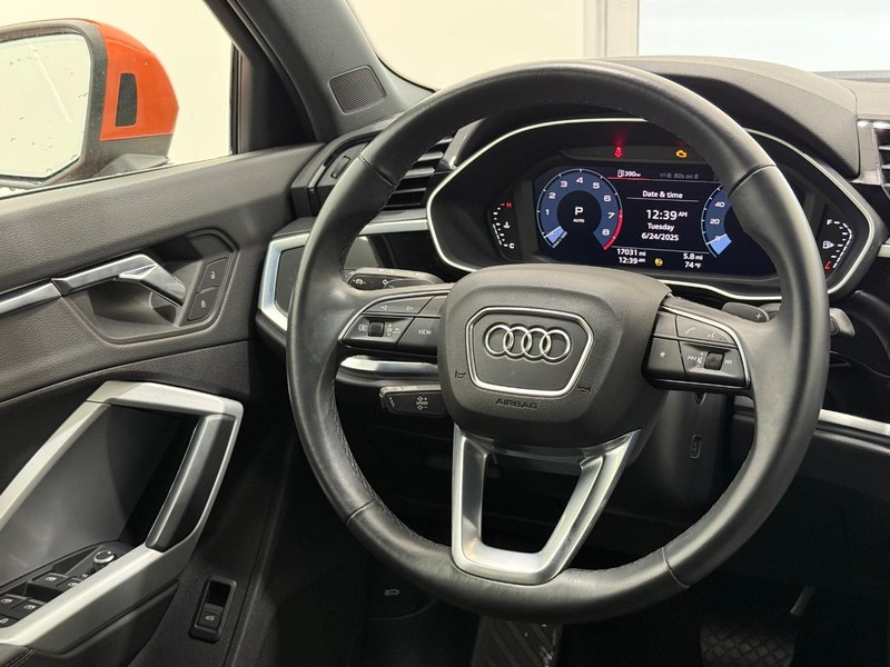 Audi Q3 Vehicle Image 12