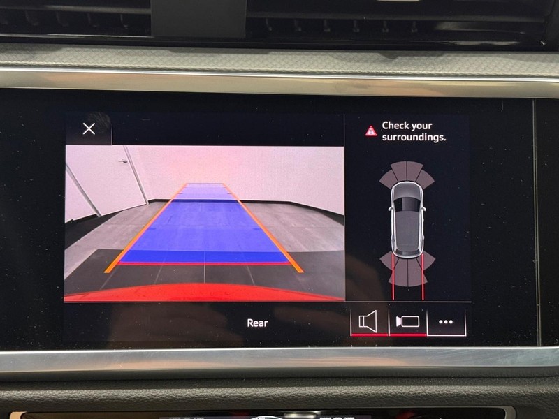 Audi Q3 Vehicle Image 17