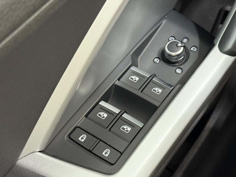 Audi Q3 Vehicle Image 19