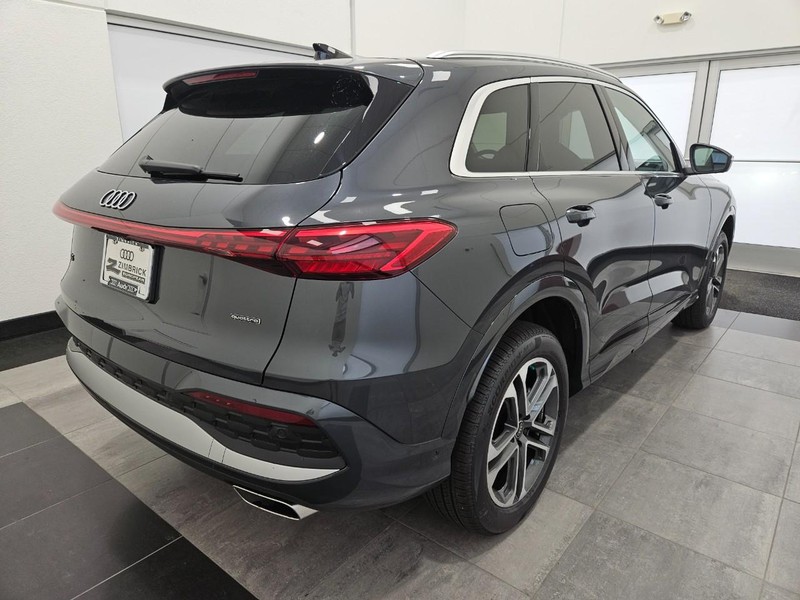 Audi Q5 Vehicle Image 2