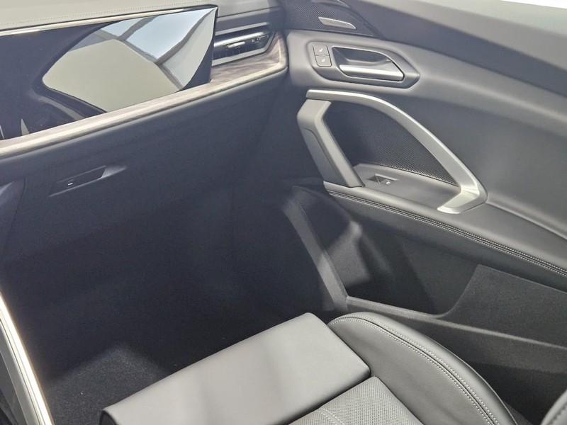 Audi Q5 Vehicle Image 9