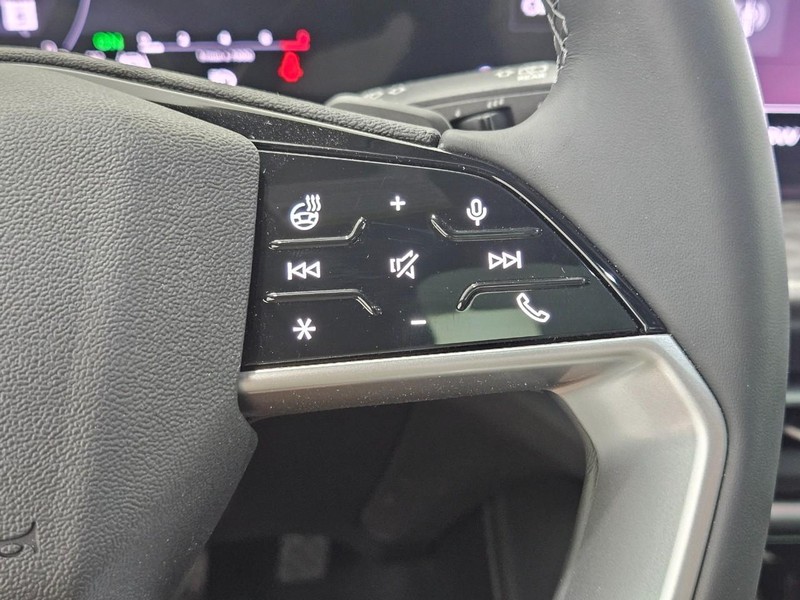 Audi Q5 Vehicle Image 11