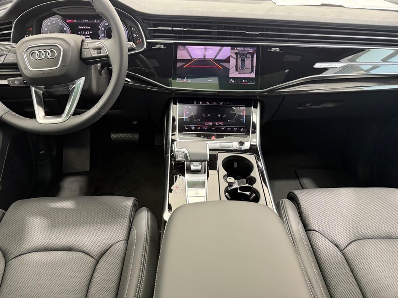 Audi Q7 Vehicle Image 5