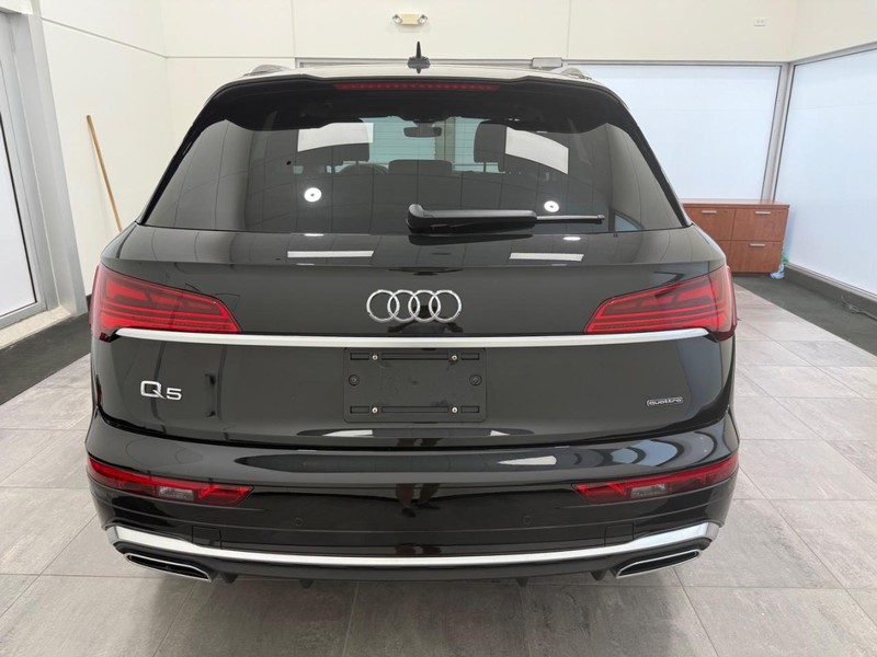 Audi Q5 Vehicle Image 3