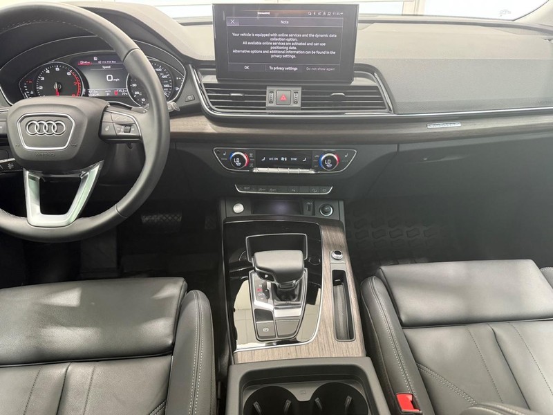 Audi Q5 Vehicle Image 9