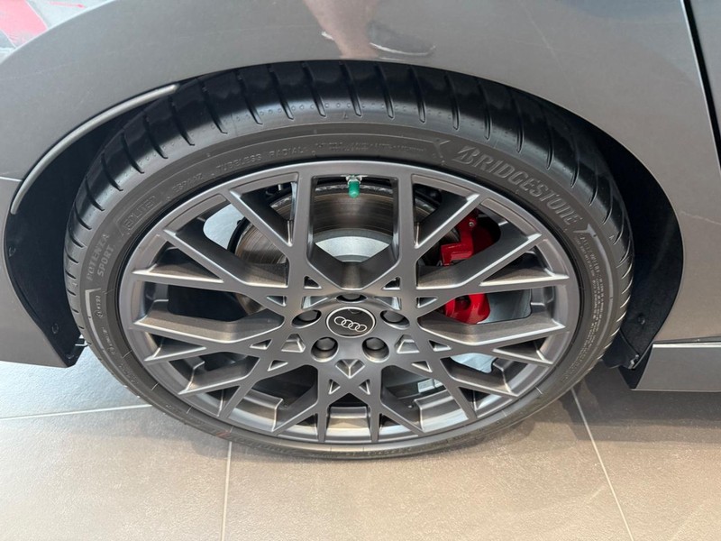 Audi RS 3 Vehicle Image 3
