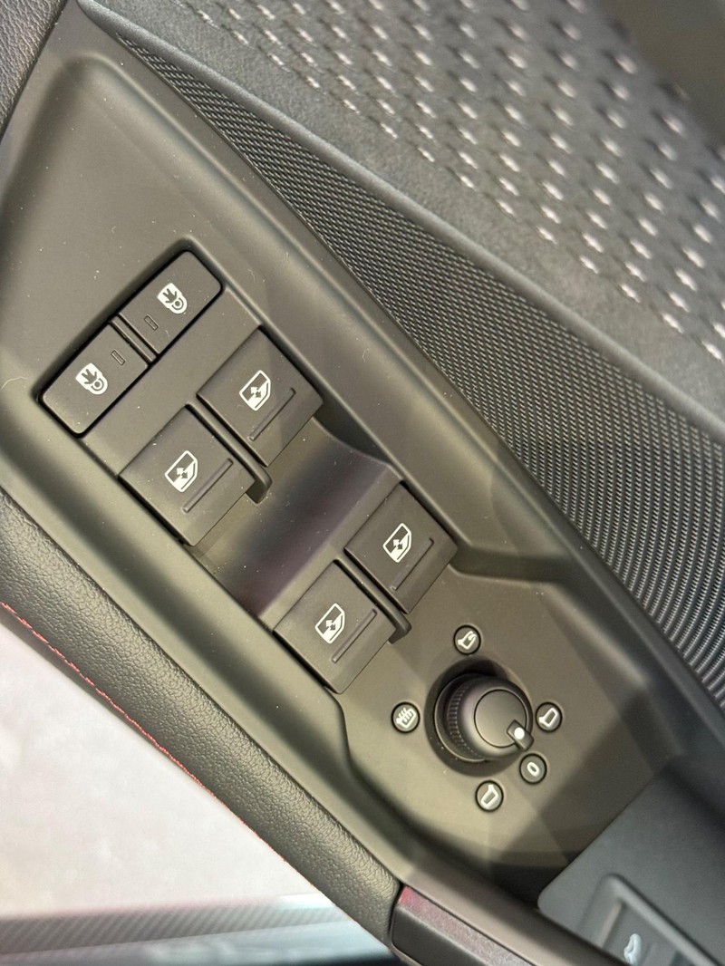 Audi RS 3 Vehicle Image 16