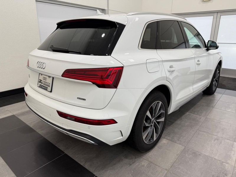 Audi Q5 Vehicle Image 2