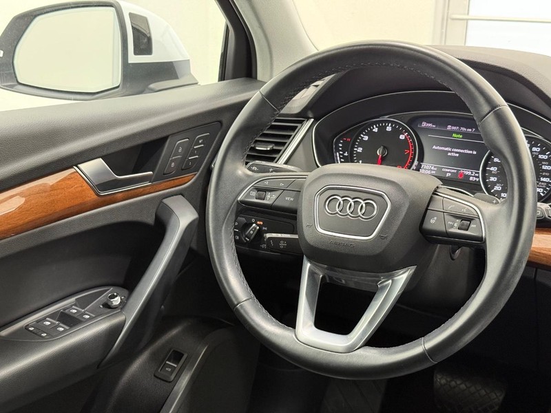 Audi Q5 Vehicle Image 12