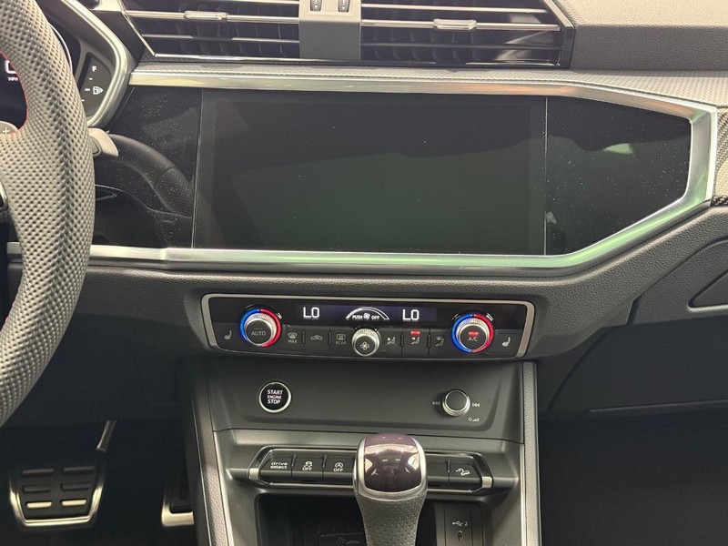 Audi Q3 Vehicle Image 6