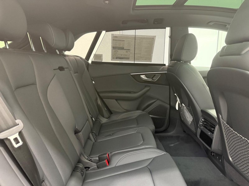 Audi Q8 Vehicle Image 4