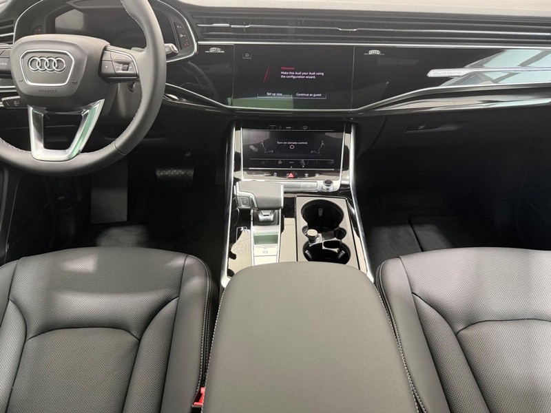 Audi Q8 Vehicle Image 5