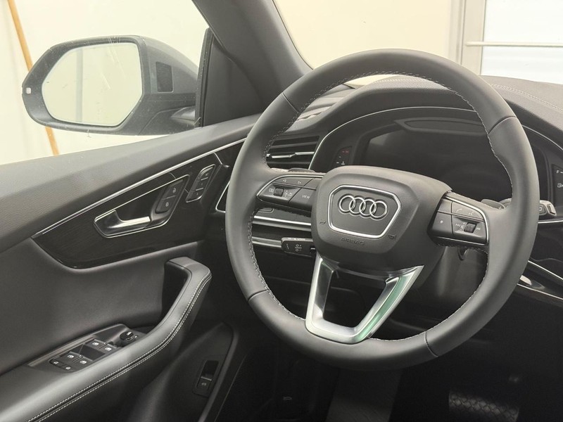 Audi Q8 Vehicle Image 8
