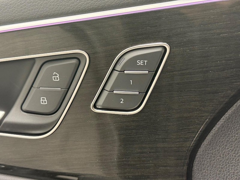 Audi Q8 Vehicle Image 10
