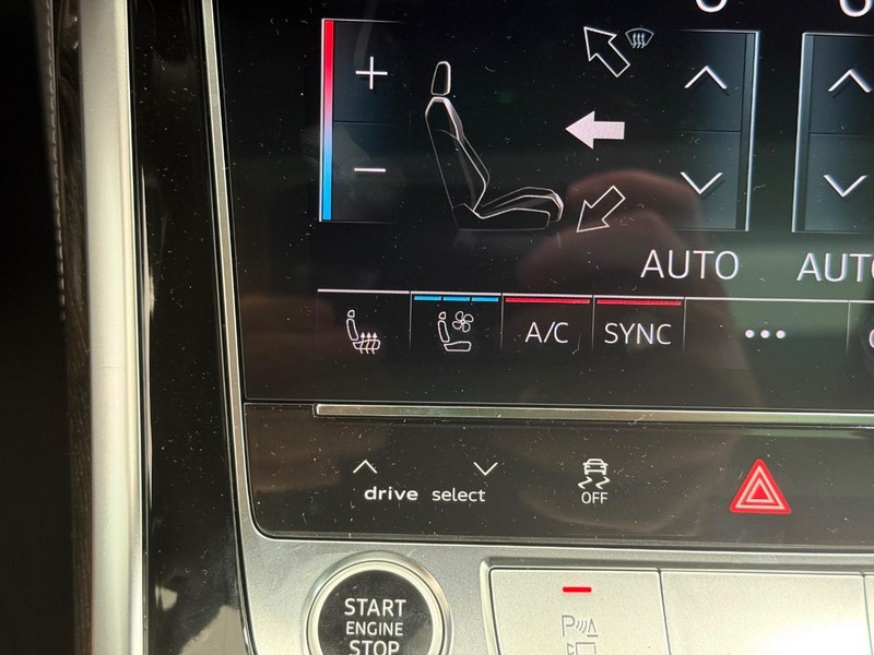 Audi Q8 Vehicle Image 14
