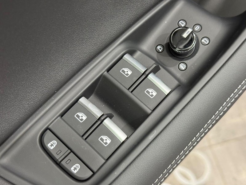 Audi Q8 Vehicle Image 15