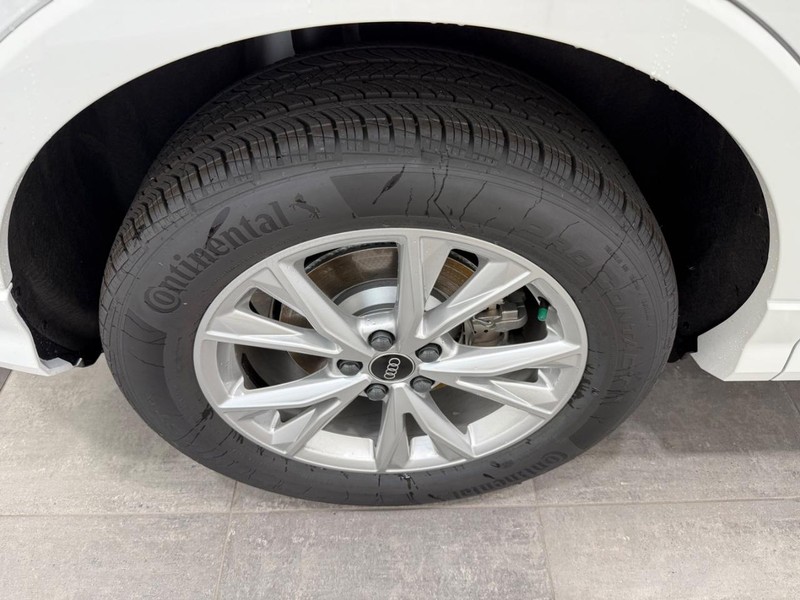Audi Q3 Vehicle Image 3