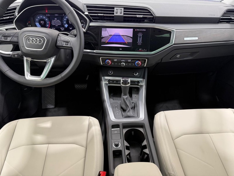 Audi Q3 Vehicle Image 5
