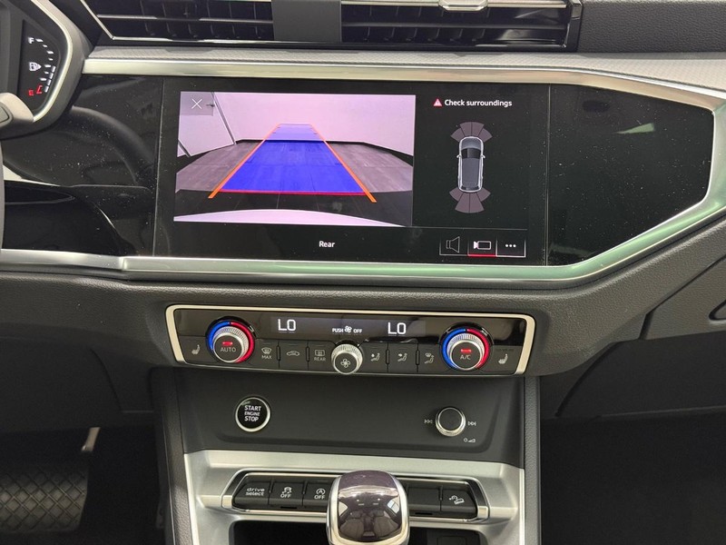 Audi Q3 Vehicle Image 6