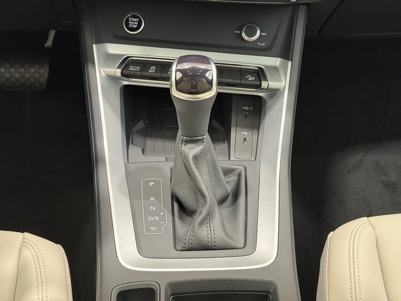 Audi Q3 Vehicle Image 7