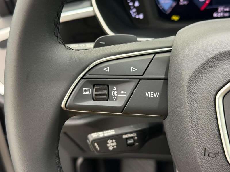 Audi Q3 Vehicle Image 10