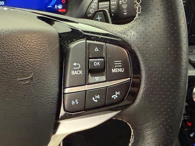 Ford Explorer Vehicle Image 17