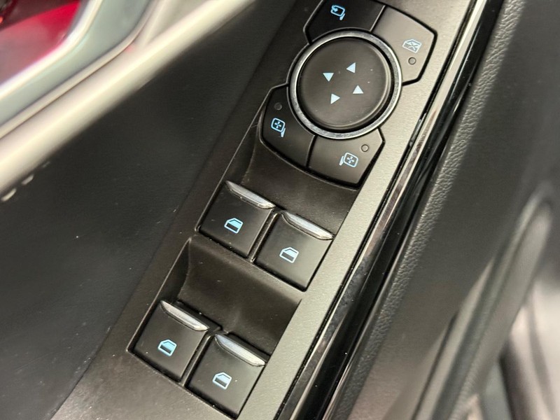 Ford Explorer Vehicle Image 21