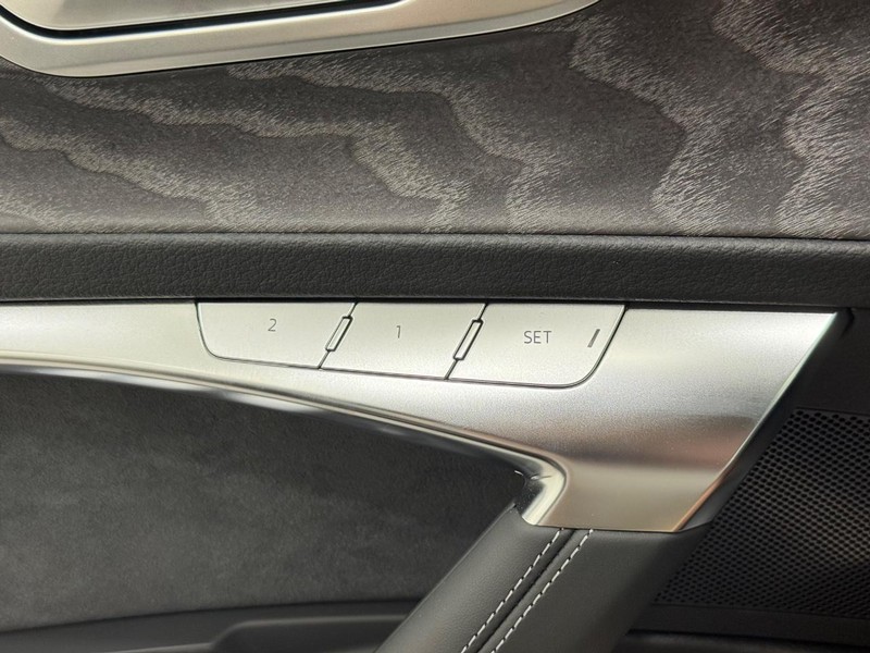 Audi A6 Sedan Vehicle Image 10