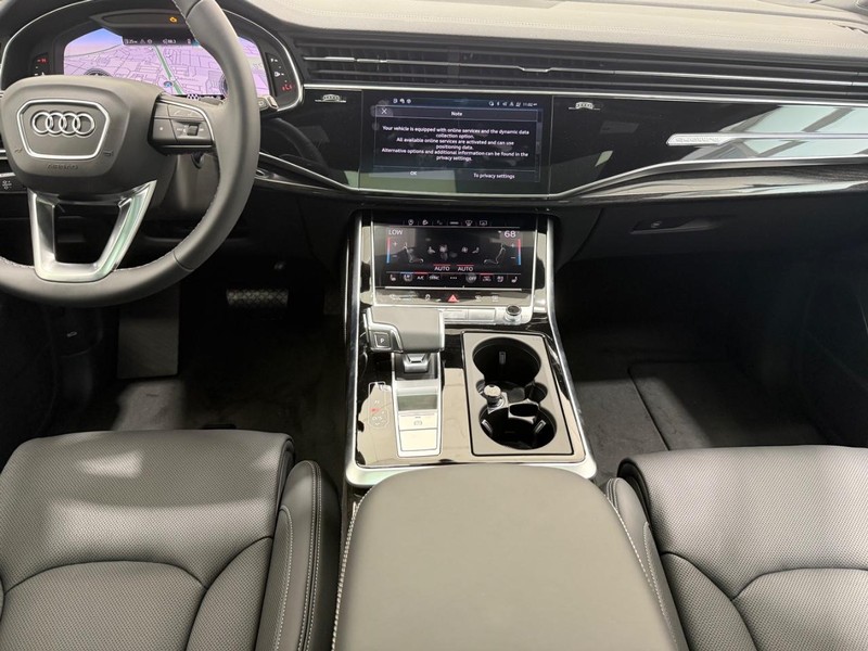 Audi Q7 Vehicle Image 5