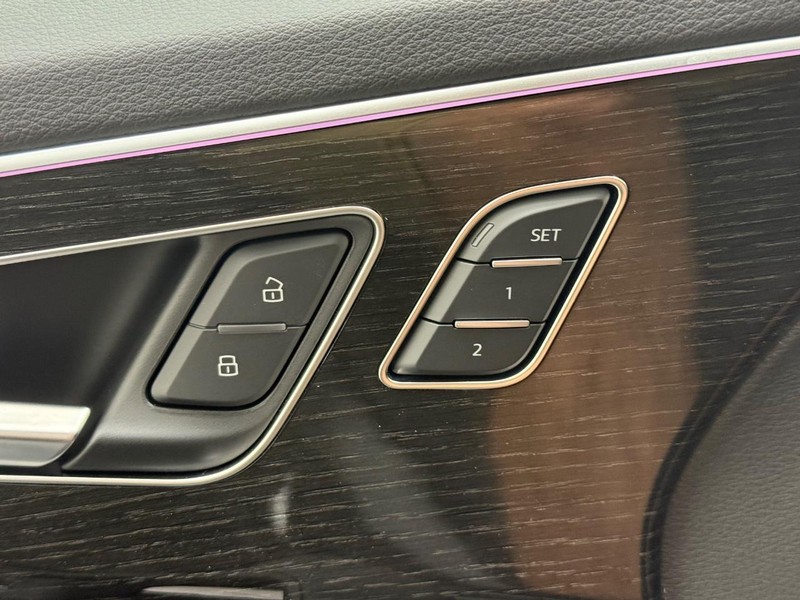 Audi Q7 Vehicle Image 10