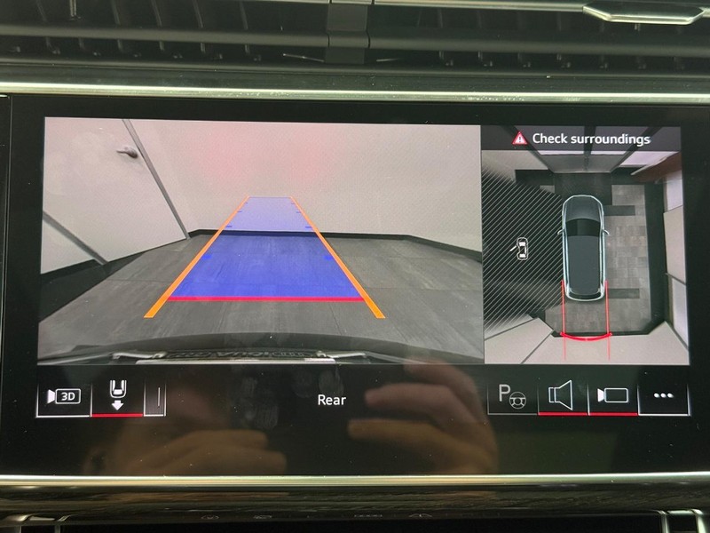 Audi Q7 Vehicle Image 13